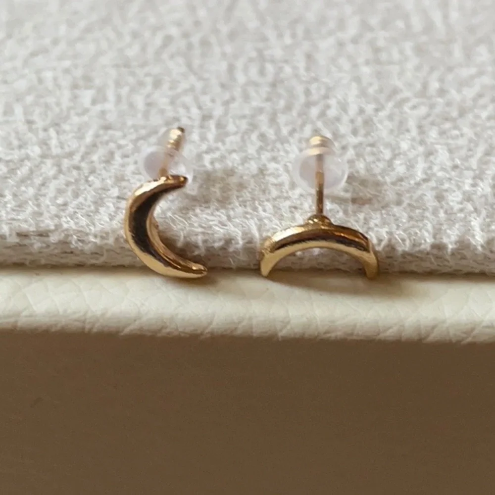 Lulus small crescent